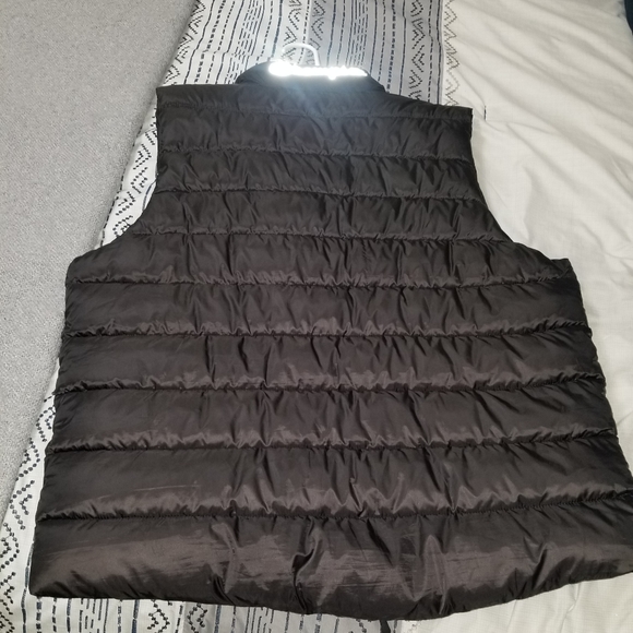 Champion puffer vest - Picture 3 of 3